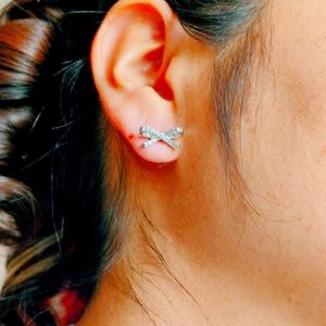 Silver CZ Ribbon🎀Stud